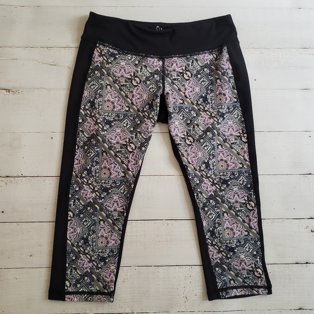 FULL TILT | Sport Capri Leggings | Small